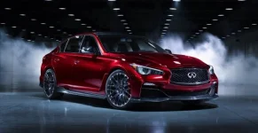 Infiniti_Q50_Eau_Rouge_01.webp