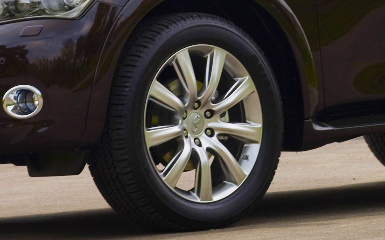 2012-Infiniti-QX-wheels-2.jpg